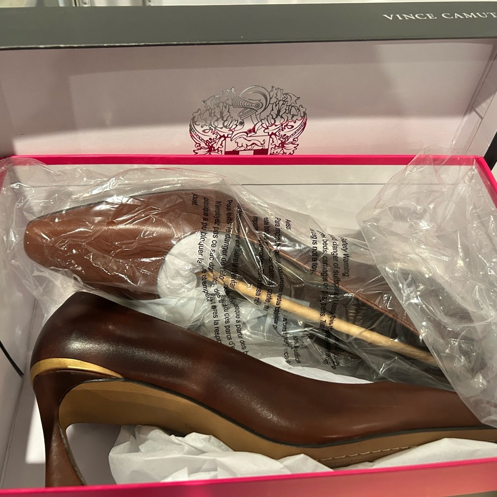 Vince Camuto Brown Leather Pointed Toe Pumps - Picture 3 of 4